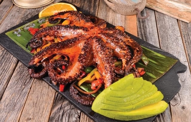 Pulpo Zarandeado / Zarandeado-Style Octopus.