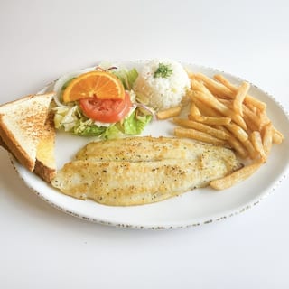Filete a la Plancha* / Griddle-Cooked Fish Fillet*